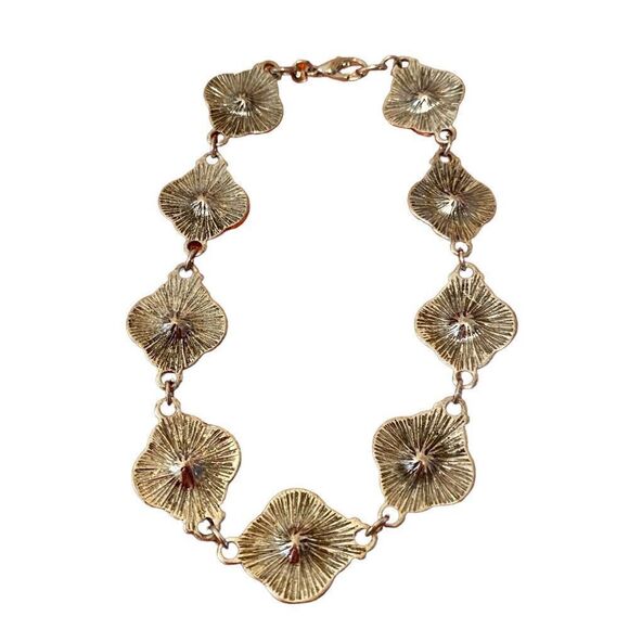 Delicate Looking Filigree & Iridescent Crystal Silver Toned Bracelet. - Picture 5 of 5